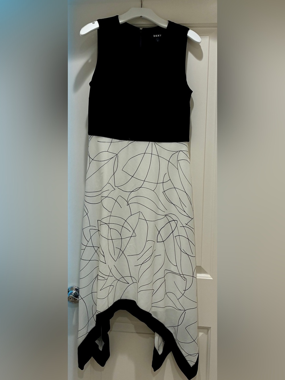 : DKNY Black & White Geometric Asymmetrical Dress Size 10